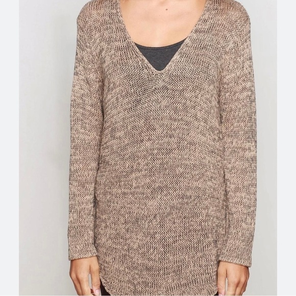 ✅ WOODEN SHIPS MARLED V-NECK SHIRTTAIL SWEATER TAN SIZE MEDIUM - Picture 1 of 5